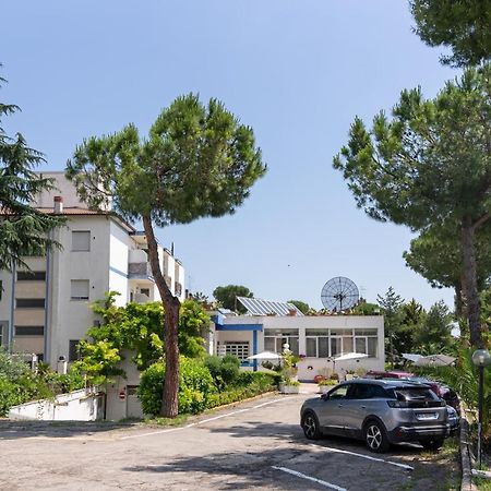 Hotel La Fonte A 300M Uscita A14 Pescara Nord Citta Sant'Angelo Exterior photo